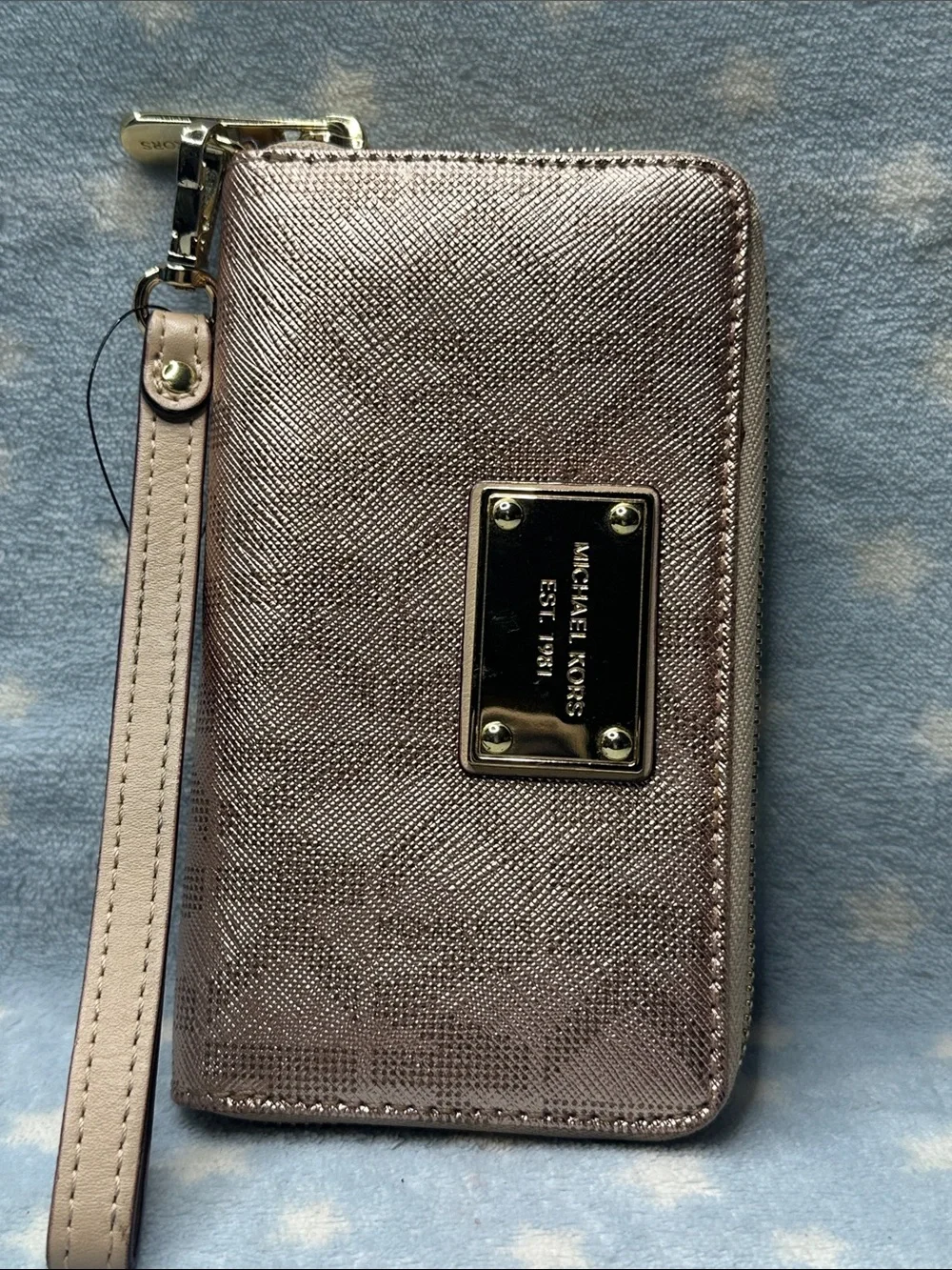 Michael Kors Metallic Rose Gold Zip Wristlet Card Holder